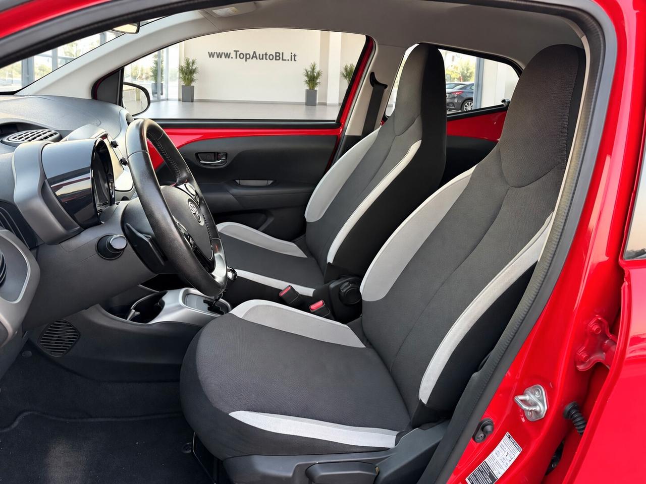 Toyota Aygo 1.0 VVT-i 69 CV 5 porte x-play TSS MMT