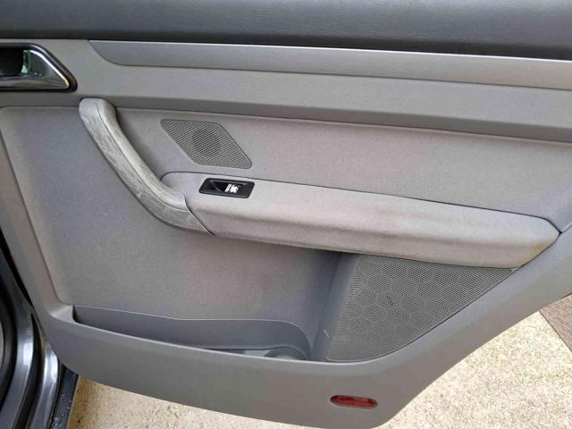 VOLKSWAGEN Touran 1.9 TDI 105CV Highline 7 posti NEOPATENTATI