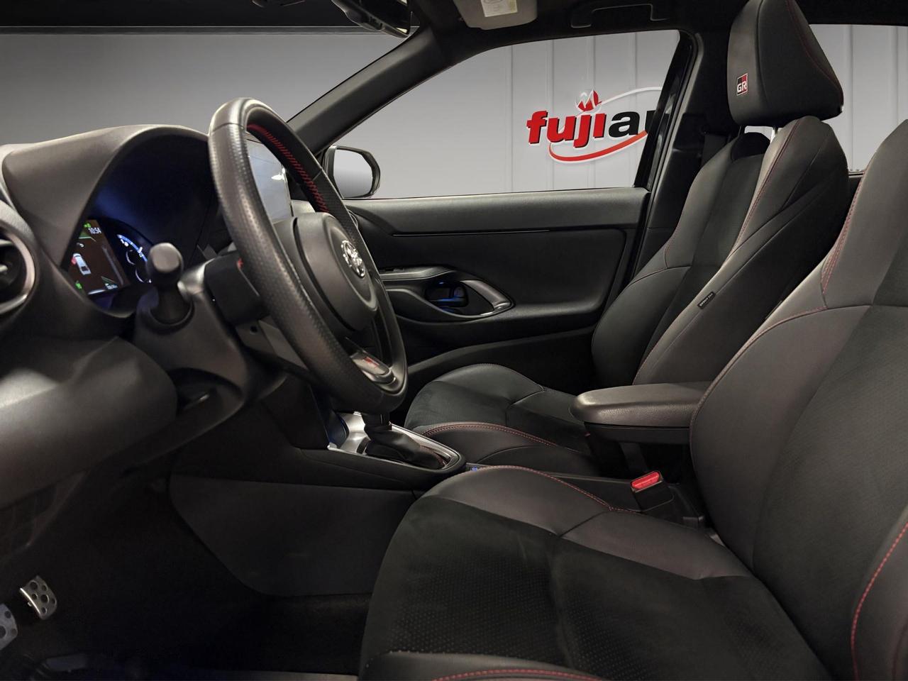 Toyota Yaris Cross 1.5h GR Sport Black Sky fwd