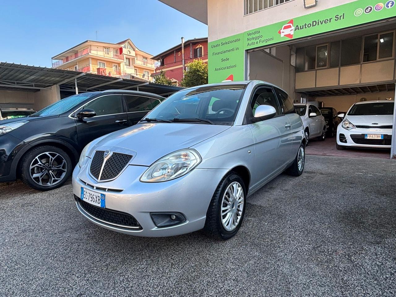 Lancia Ypsilon 1.4 Platino