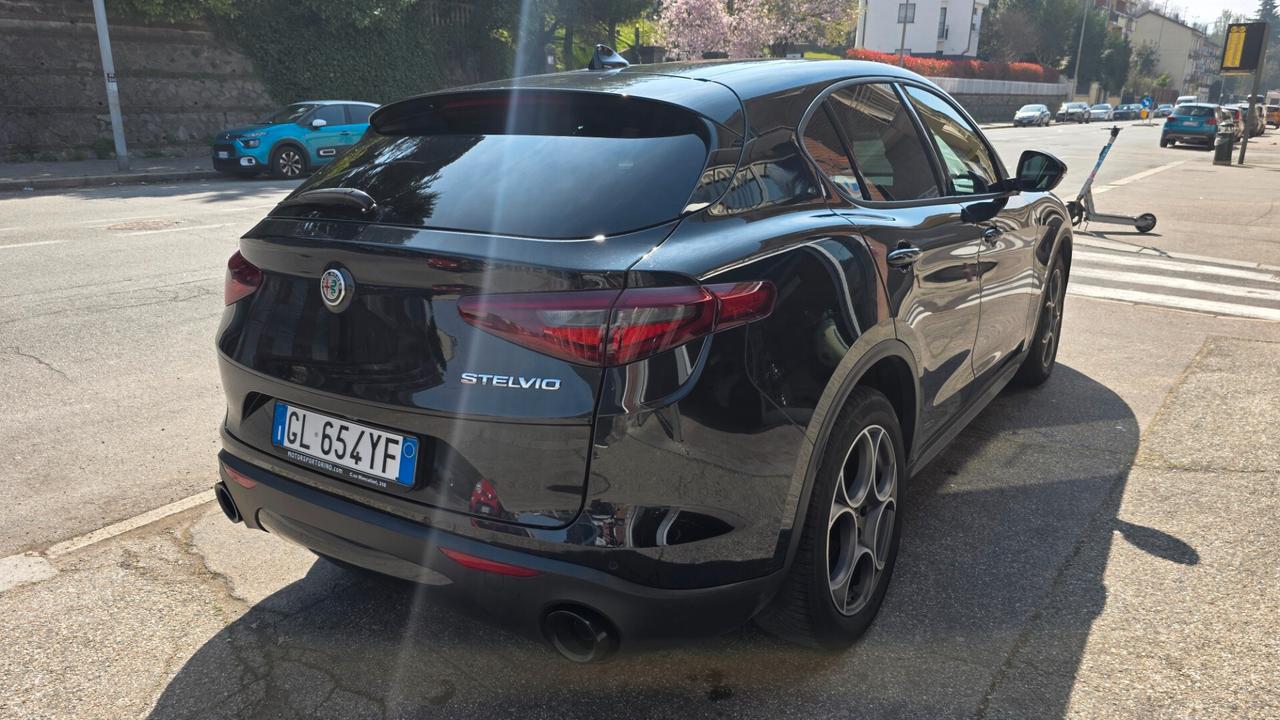Alfa Romeo Stelvio 2.2 Turbodiesel 160 CV AT8 RWD Sprint