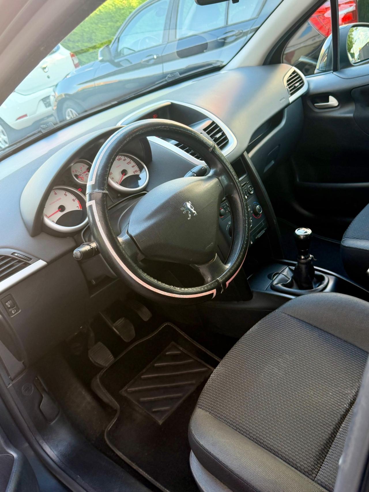Peugeot 207 1.4 8V 75CV SW Millesim 200