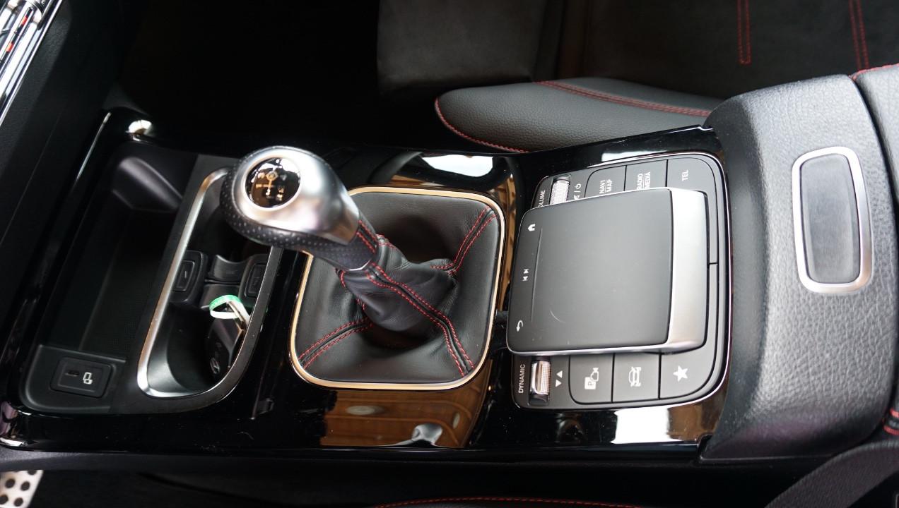 Mercedes B 180 Premium AMG