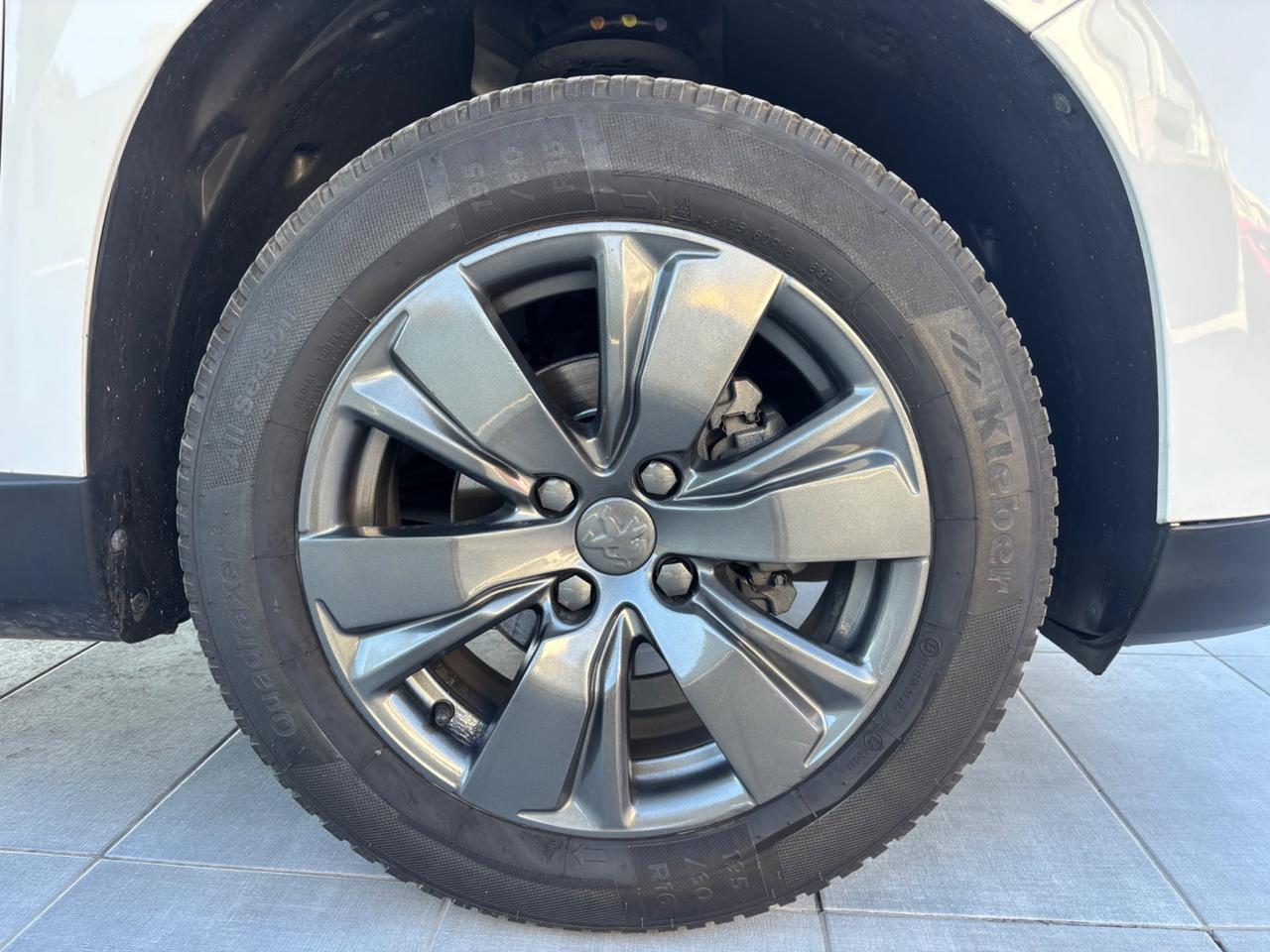 Peugeot 2008 BlueHDi 100 Active