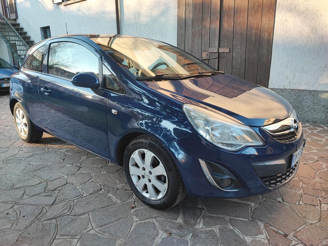 Opel Corsa 1.2 Benz GPL neopatentati