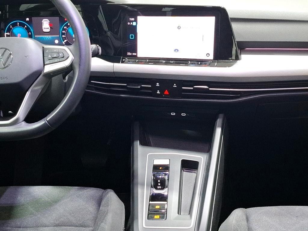 VOLKSWAGEN GOLF 8 2.0 TDI 115CV DSG SCR LIFE BUSINESS ( FARI LED - DIGITAL COCKPIT - AMBIENT LIGHTS - ADAPTIVE CRUISE - CLIMA TRIZONA - NAVI - APP CONNECT - PARK PILOT - TELECAMERA POST. )
