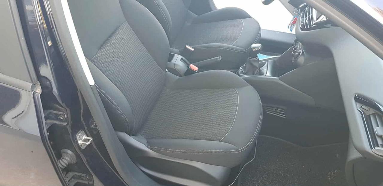 Peugeot 208 PureTech 82 Style "KM 9400"