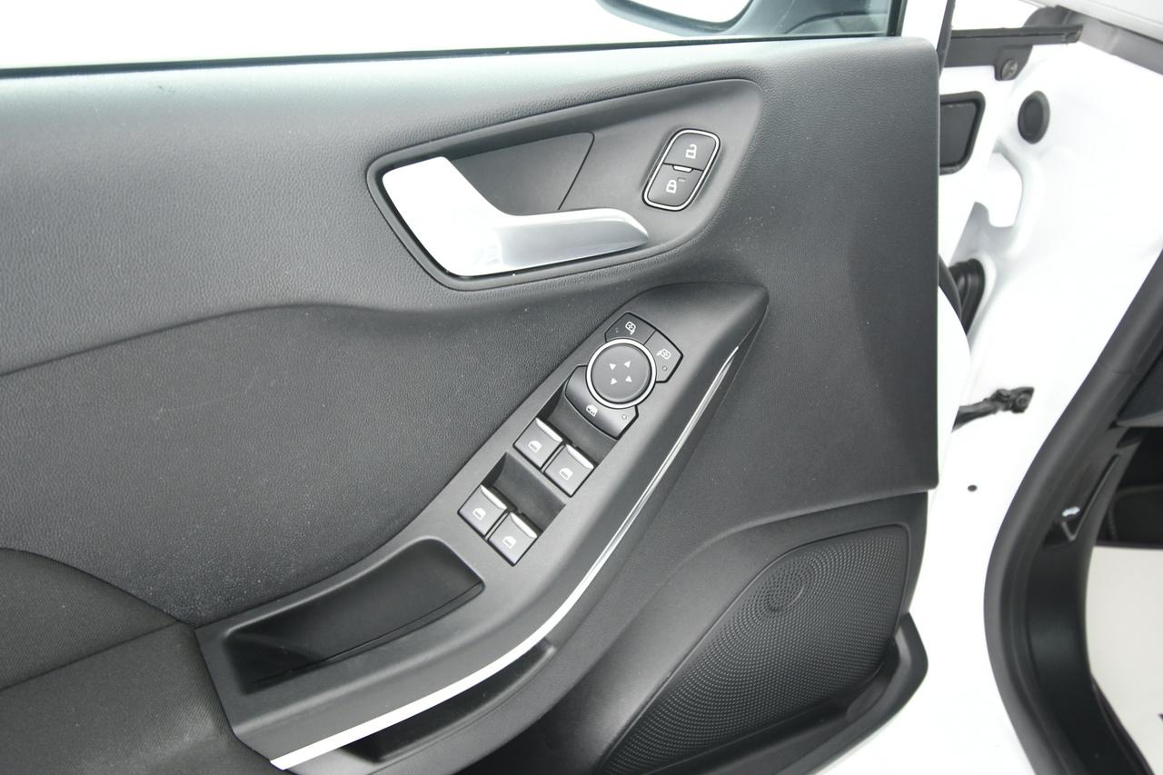 FORD Fiesta 5p 1.0 ecoboost hybrid Titanium s&s 125cv NEOPATENTATI+BLUETOOTH