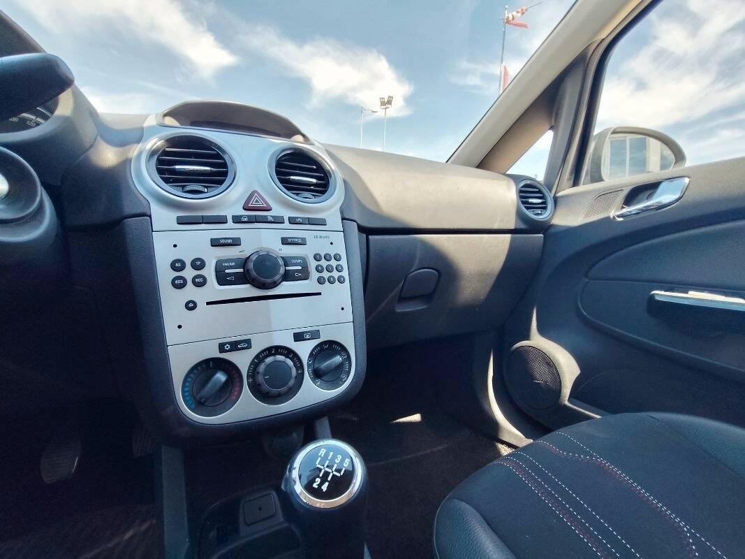 Opel Corsa 1.2 Club Gpl-tech 85cv 5p