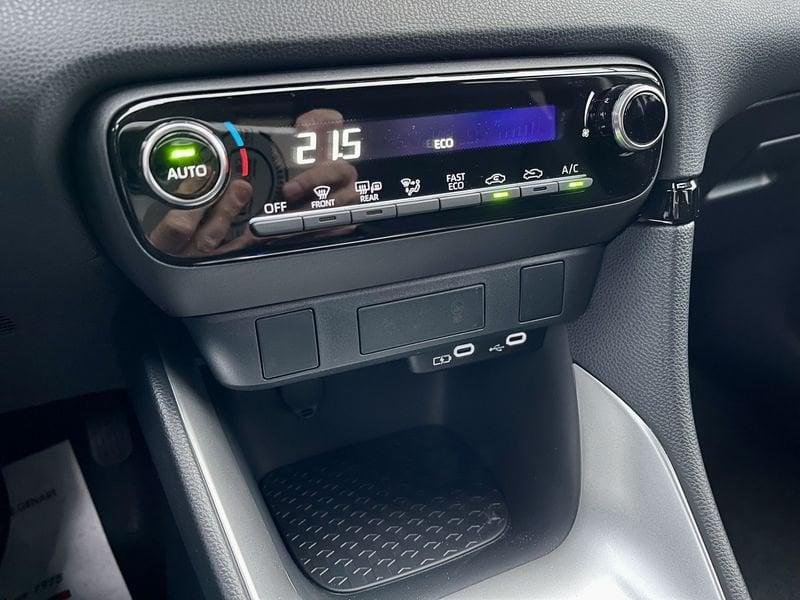 Toyota Yaris 1.5h Active - NUOVO