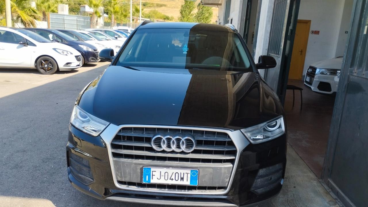 Audi Q3 2.0 TDI 120 CV Business
