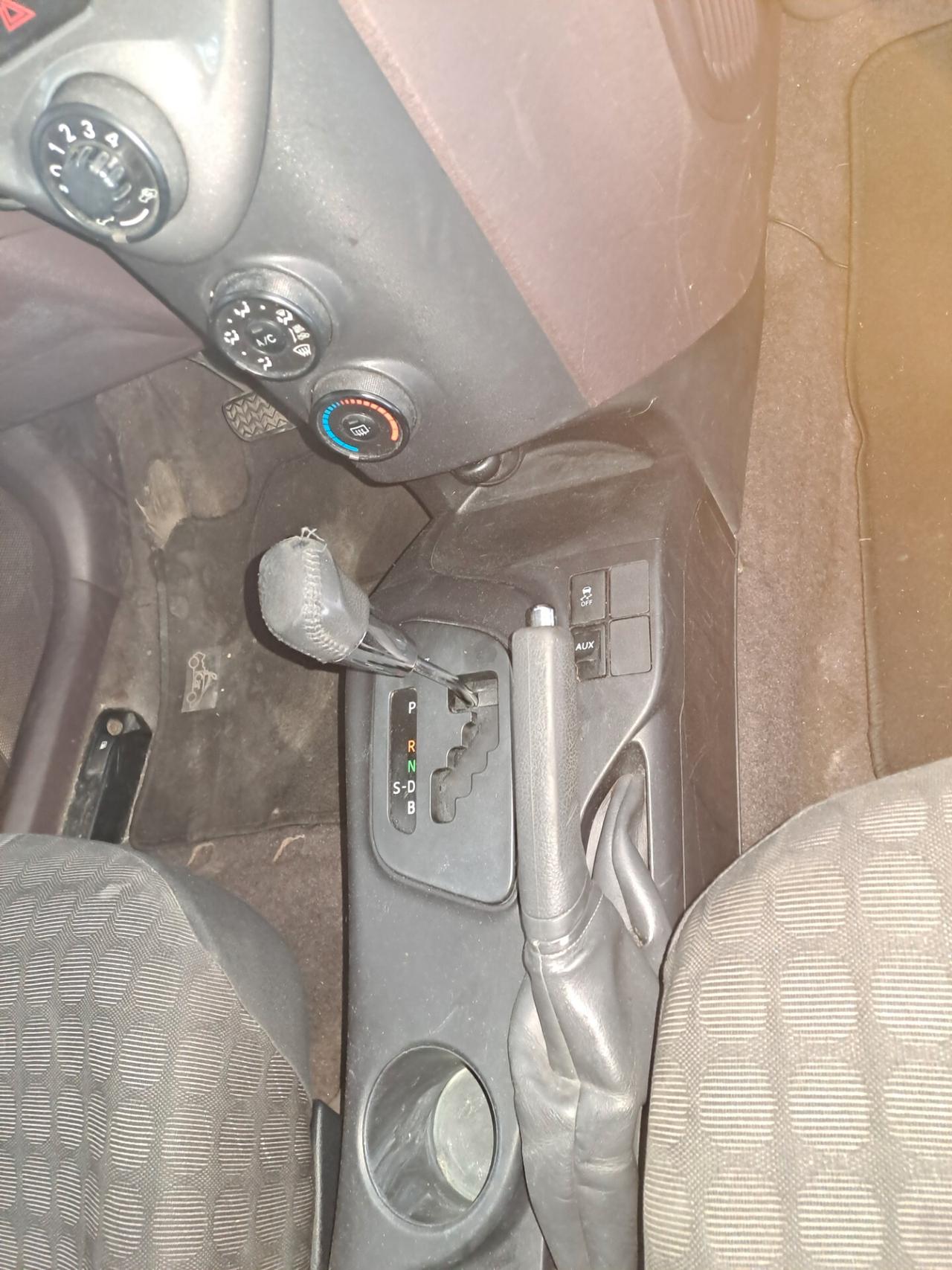 Toyota iQ 1.0 Sol automatica