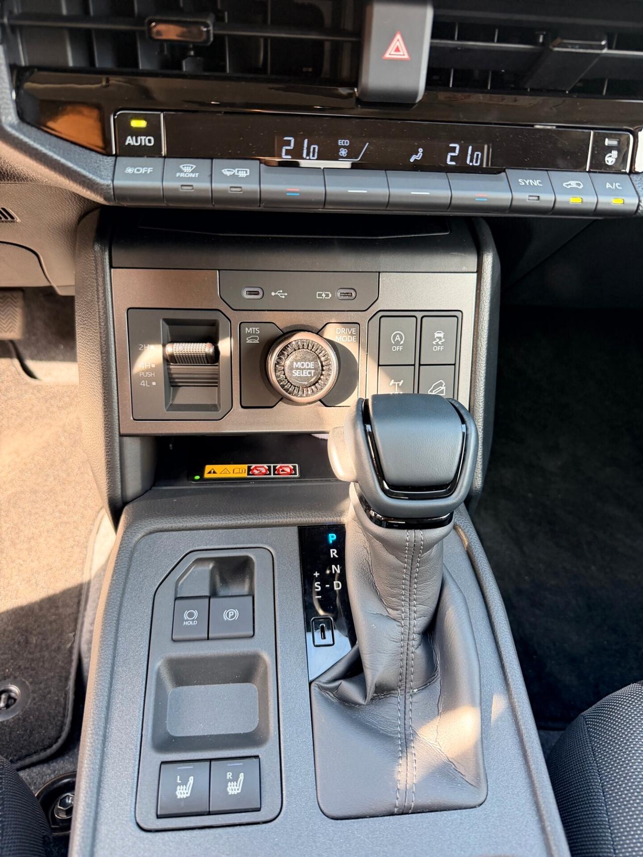 Toyota Hilux 2.8 D-4D Mild Hybrid 48V Double Cab Icon