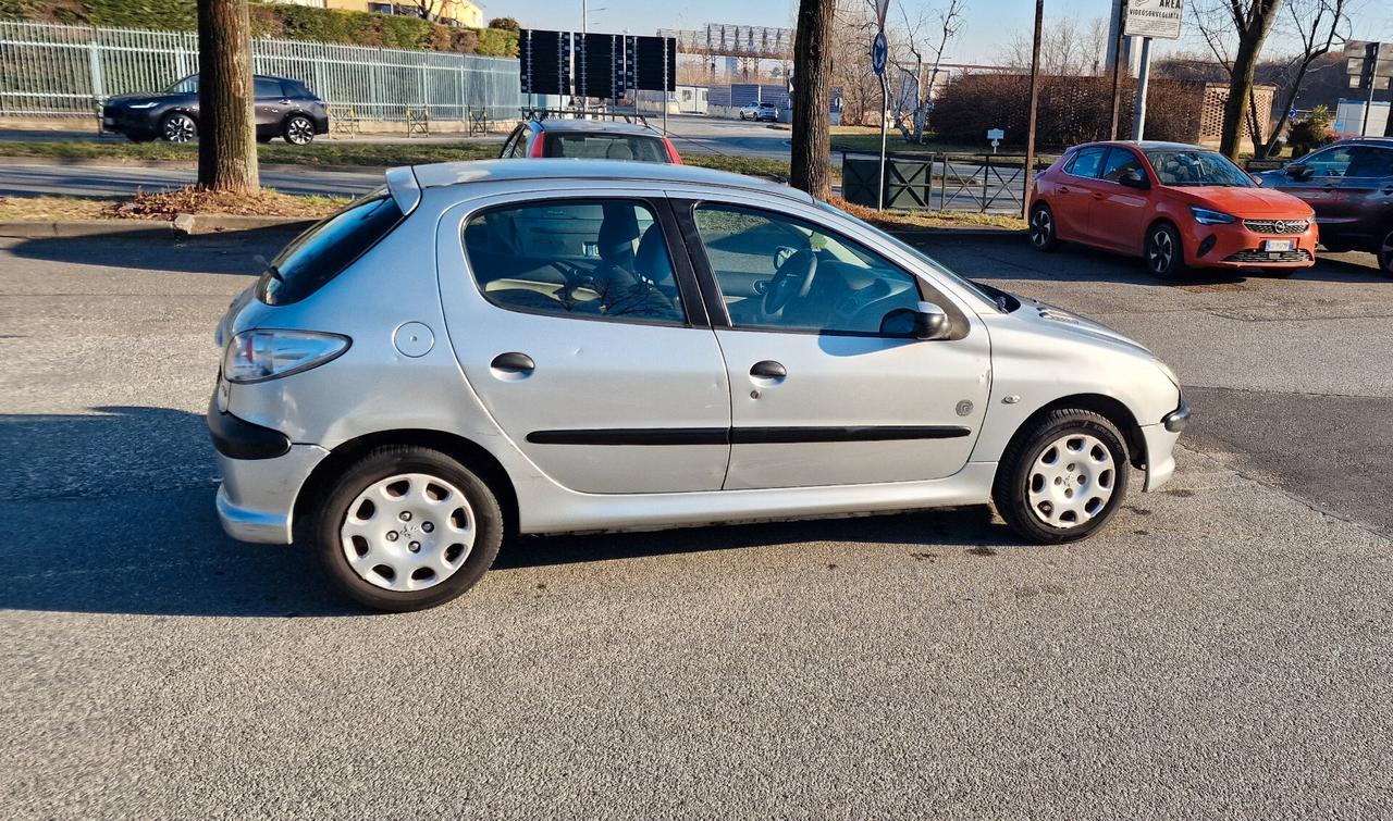 Peugeot 206 127.000km neopatentati