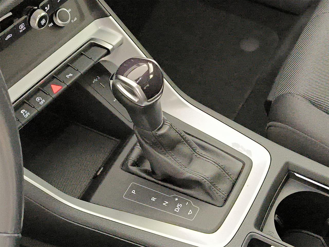 Audi Q3 35 2.0 tdi business s-tronic