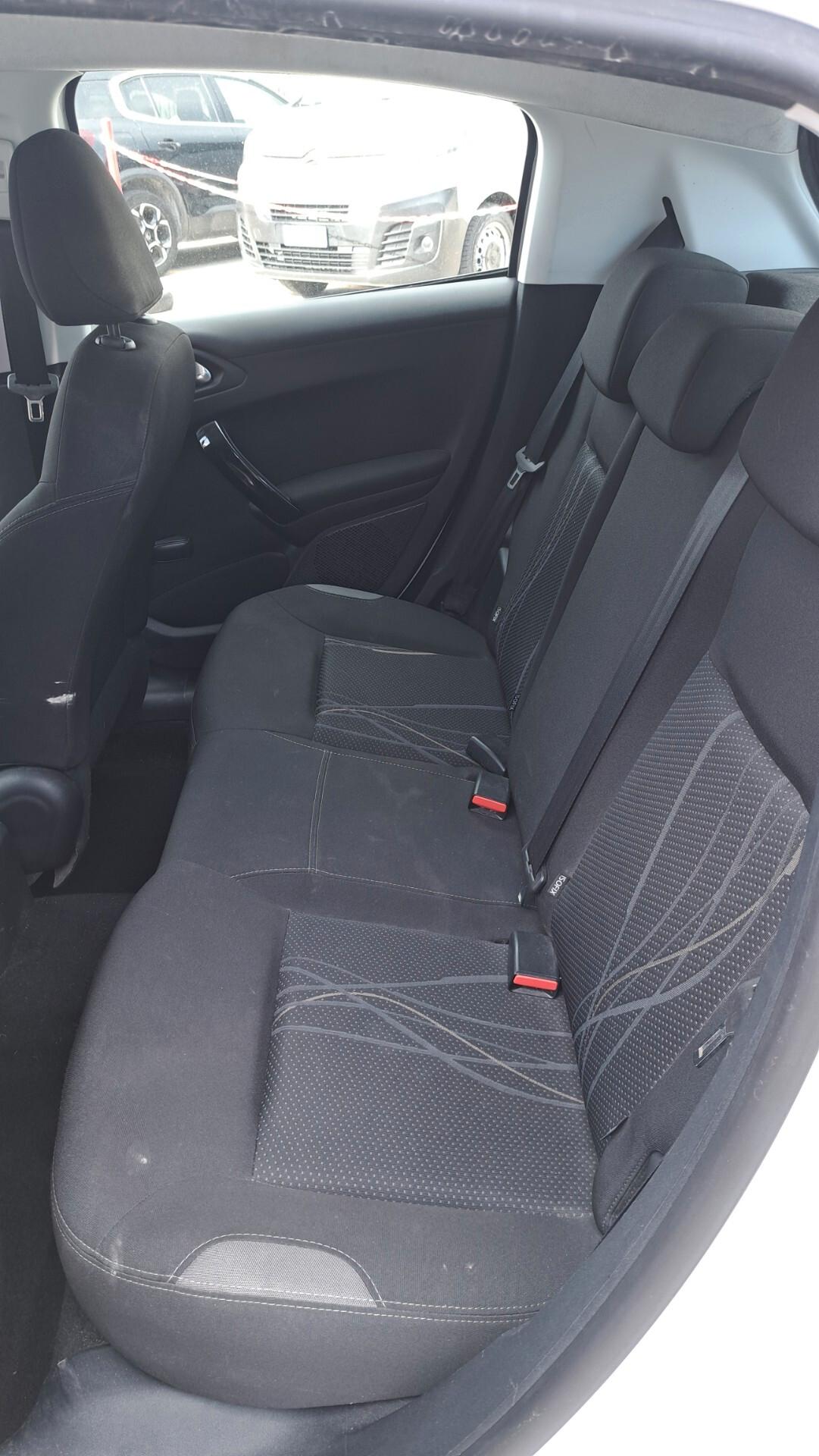 Peugeot 208 PureTech 82 5 porte Allure