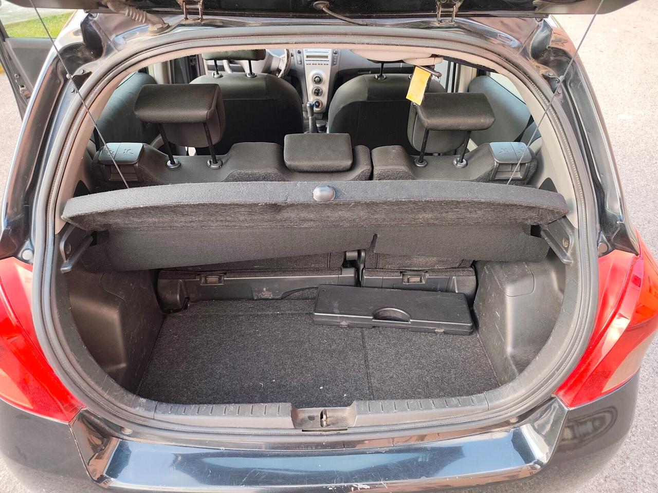 Toyota Yaris 1.3 benz 5 porte frizione nuova