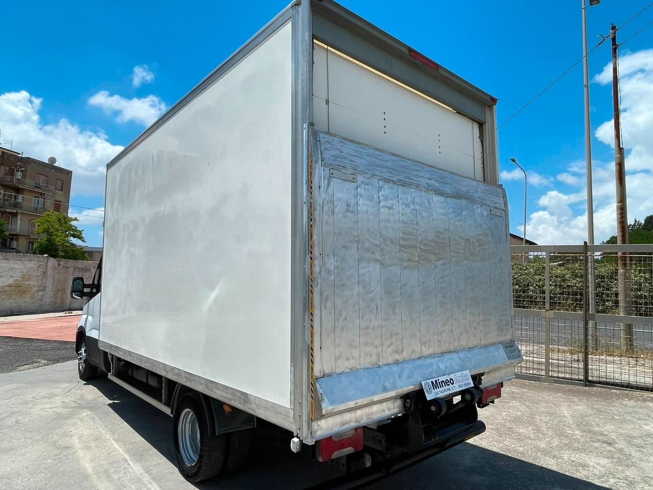 IVECO DAILY FURGONE CASSA E SPONDA IDRAULICA 35C13