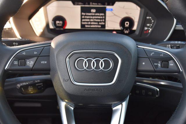 AUDI Q3 35 TDI S tronic Business *Telecamera, Navi, LED*