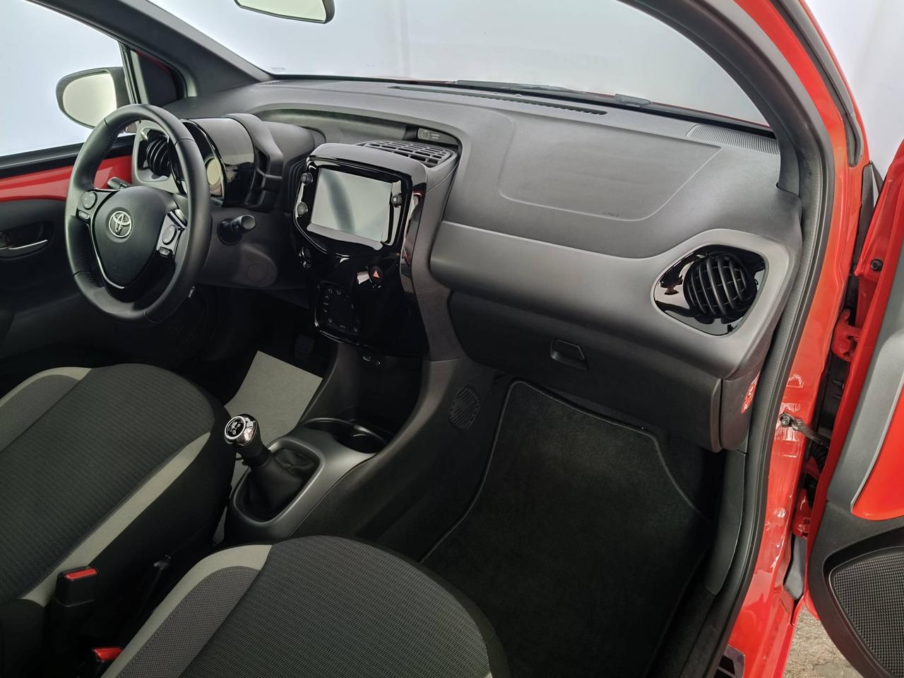 TOYOTA Aygo II 2018 5p - Aygo 5p 1.0 x-play 72cv