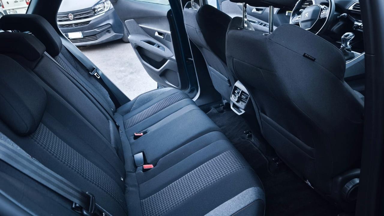 Peugeot 3008 BlueHDi 130 S&S Active Pack