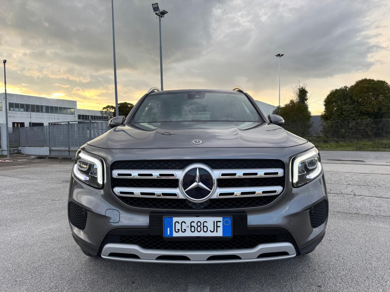 MERCEDES GLB 180d Sport - Luci Ambient Navi 18