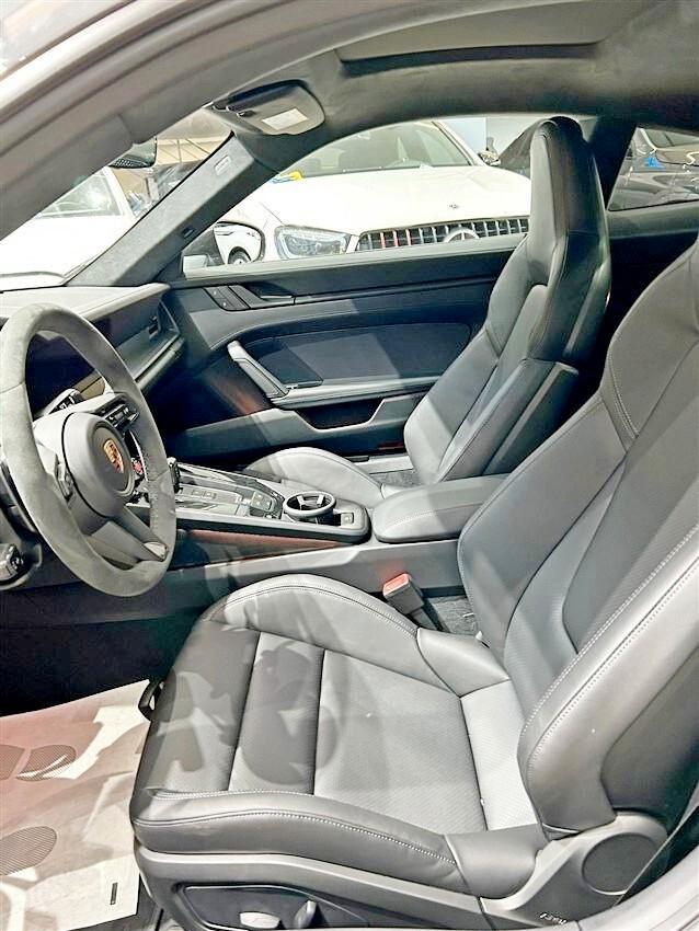 Porsche 911 Coupe 3.6 Carrera GTS auto
