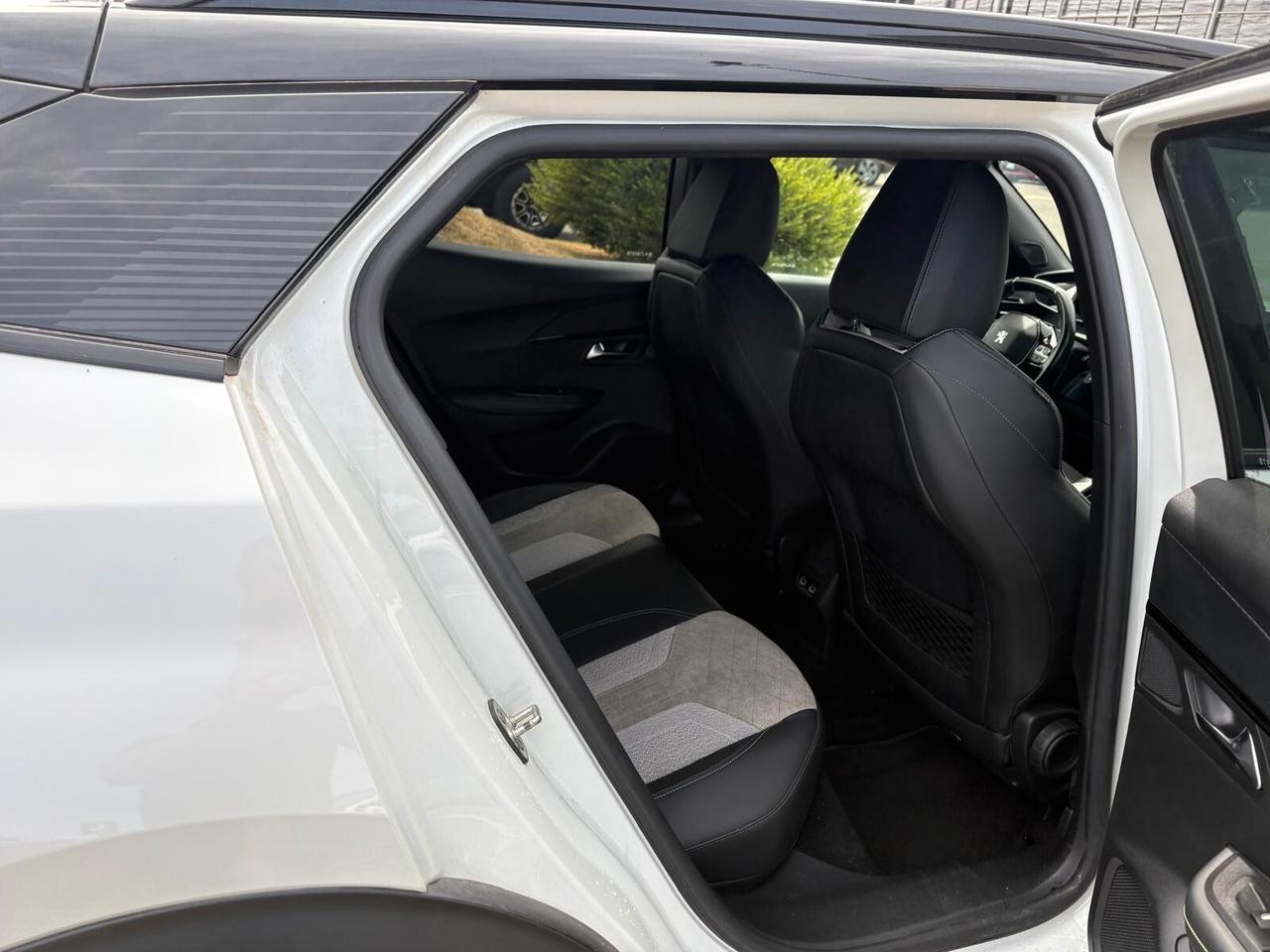 Peugeot 2008 motore elettrico 136 CV GT Pack