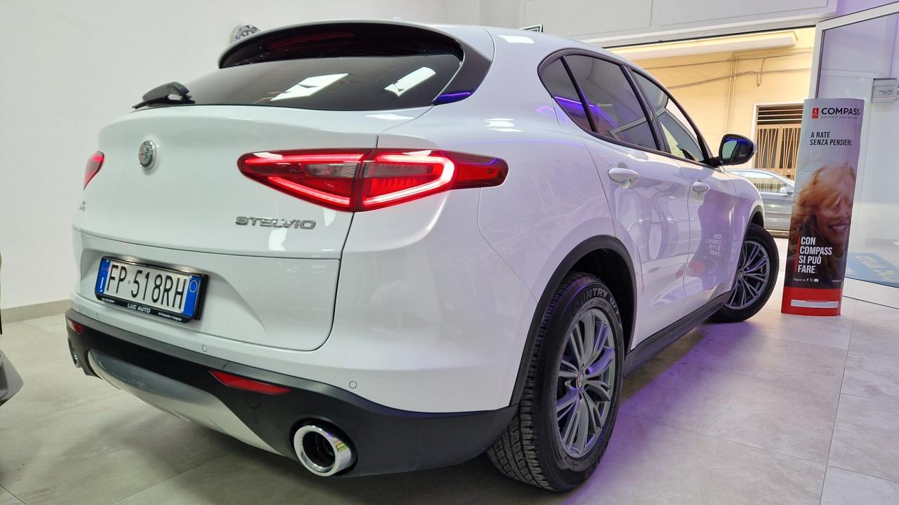 Alfa Romeo Stelvio 2.2 Turbodiesel 150 CV AT8 RWD Super