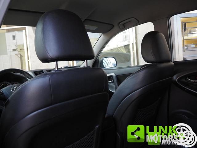 TOYOTA RAV 4 2.2 D-4WD Luxury