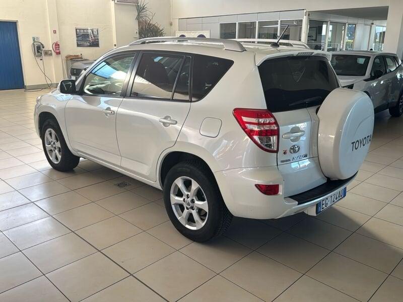 Toyota RAV4 D-4d 2.2 DPF 150cv Exclusive Gancio Traino