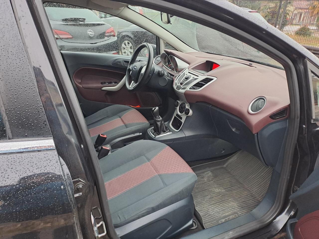 Ford Fiesta 1.4 TDCi 68CV 5 porte Titanium