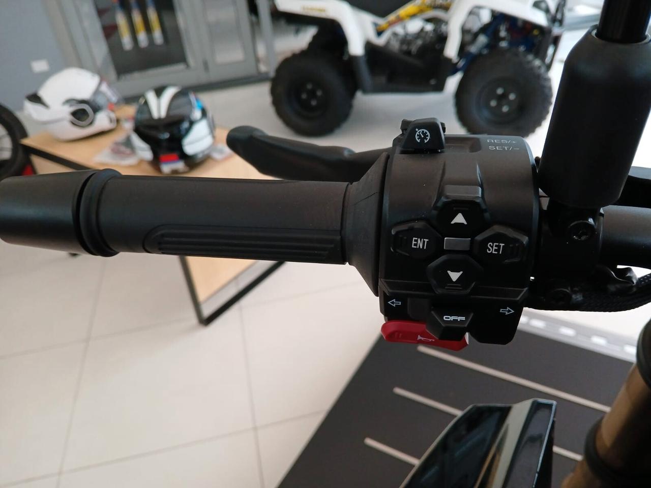 QJ MOTOR SRK 900-NUOVA-PRONTA CONSEGNA