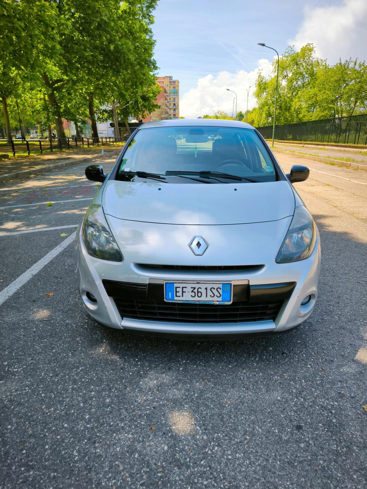 Renault Clio 1.2 16V 5 porte Luxe NEOPATENTATI