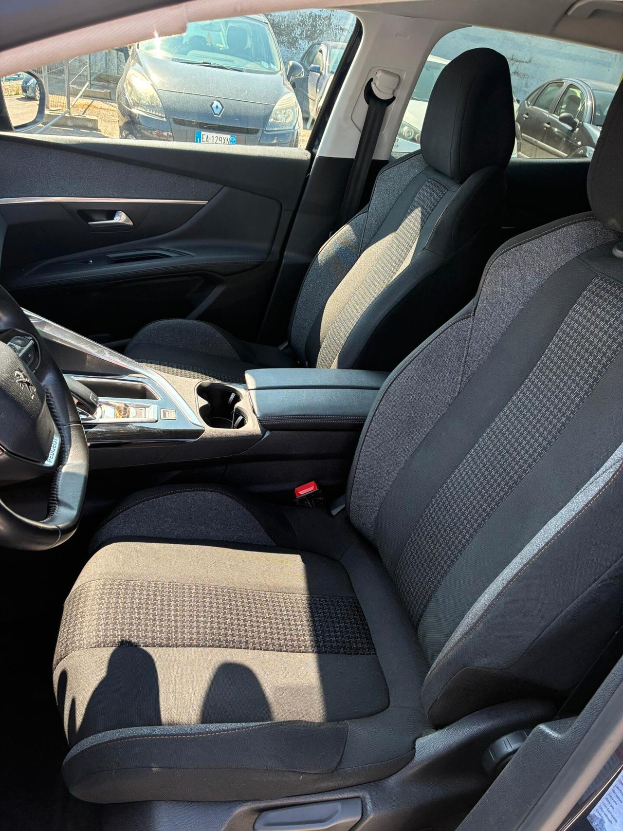 Peugeot 3008 BlueHDi 130 S&S EAT8 Business