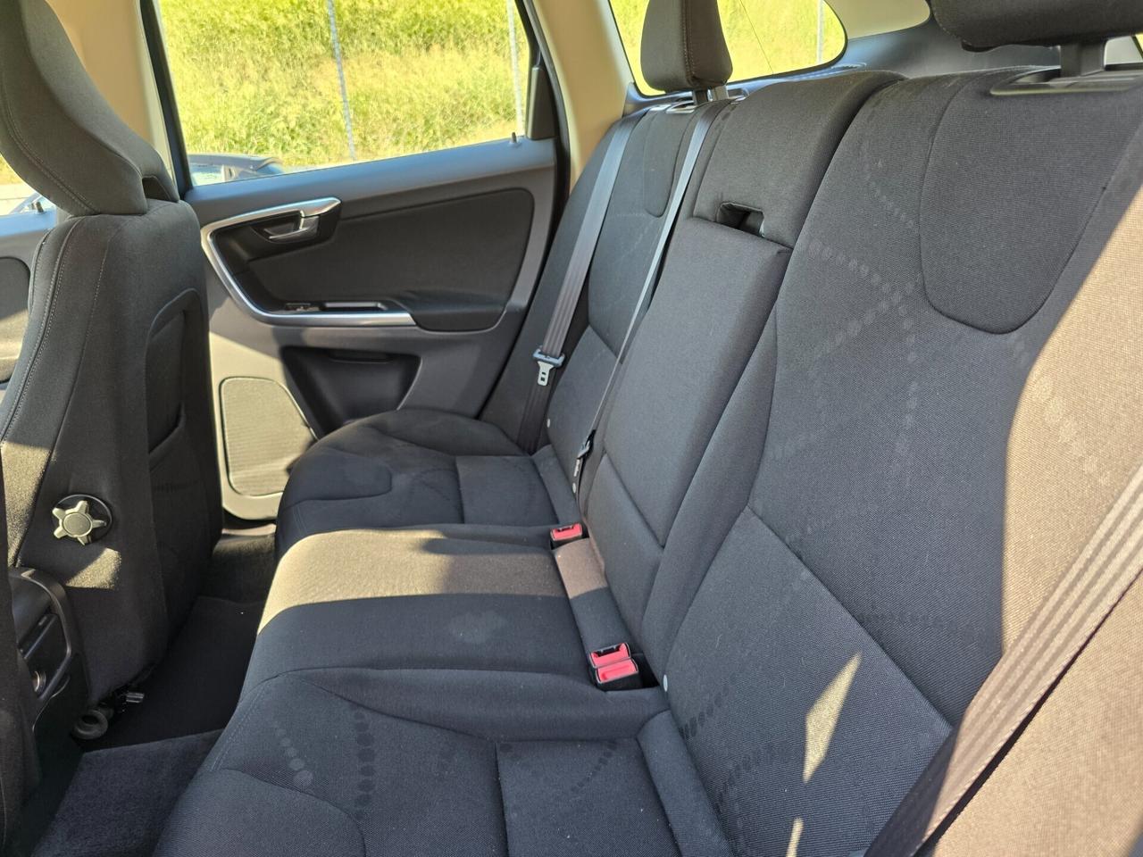 Volvo XC 60 XC60 D5 AWD Geartronic R-design