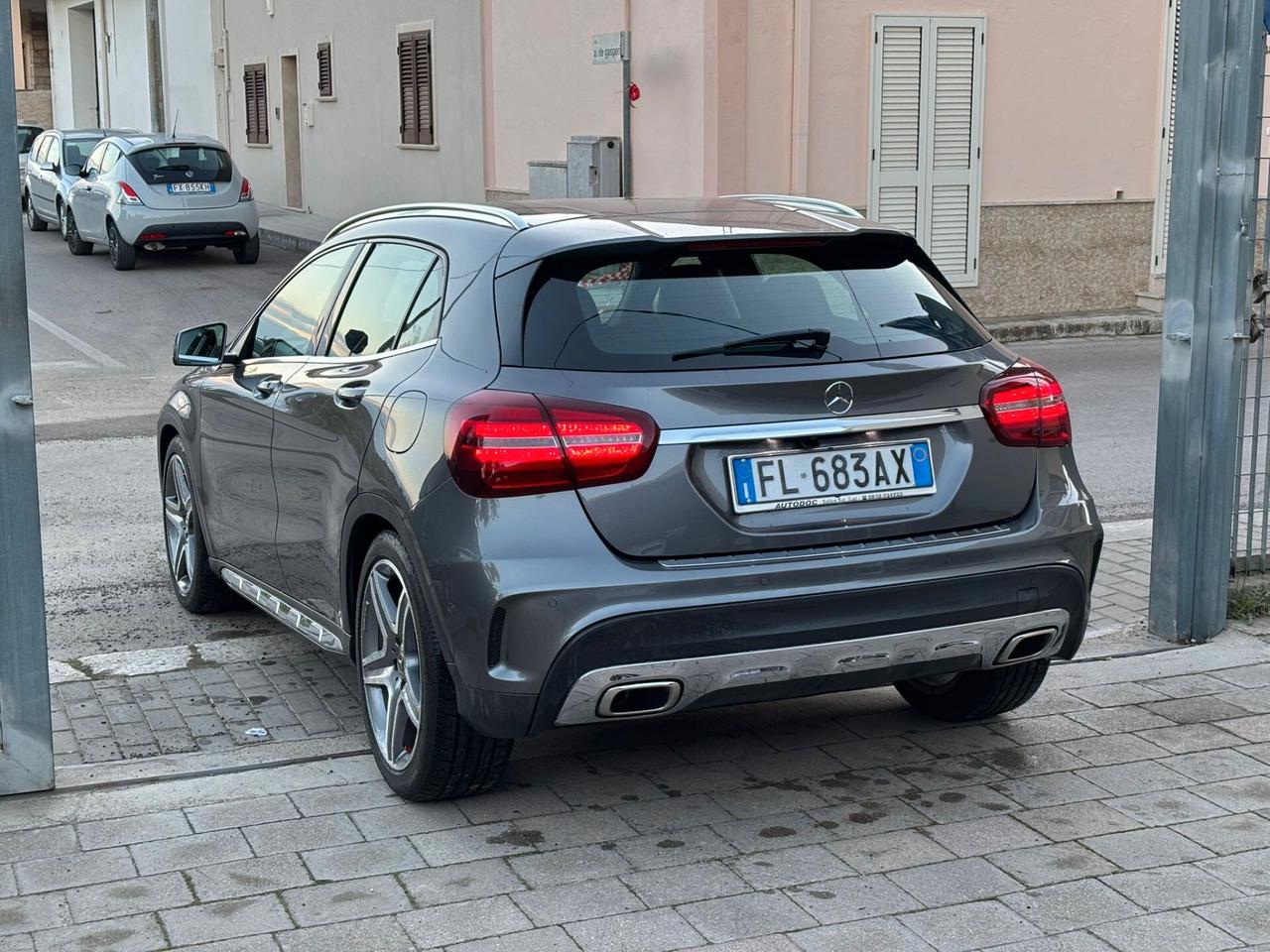 Mercedes-benz GLA 180 d Premium Amg - 2017