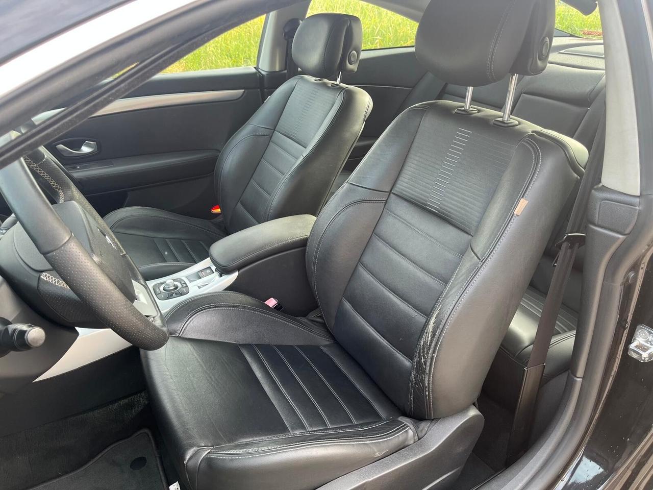 Renault Laguna Coupé 3.0 dCi V6 24V Proactive 4Control