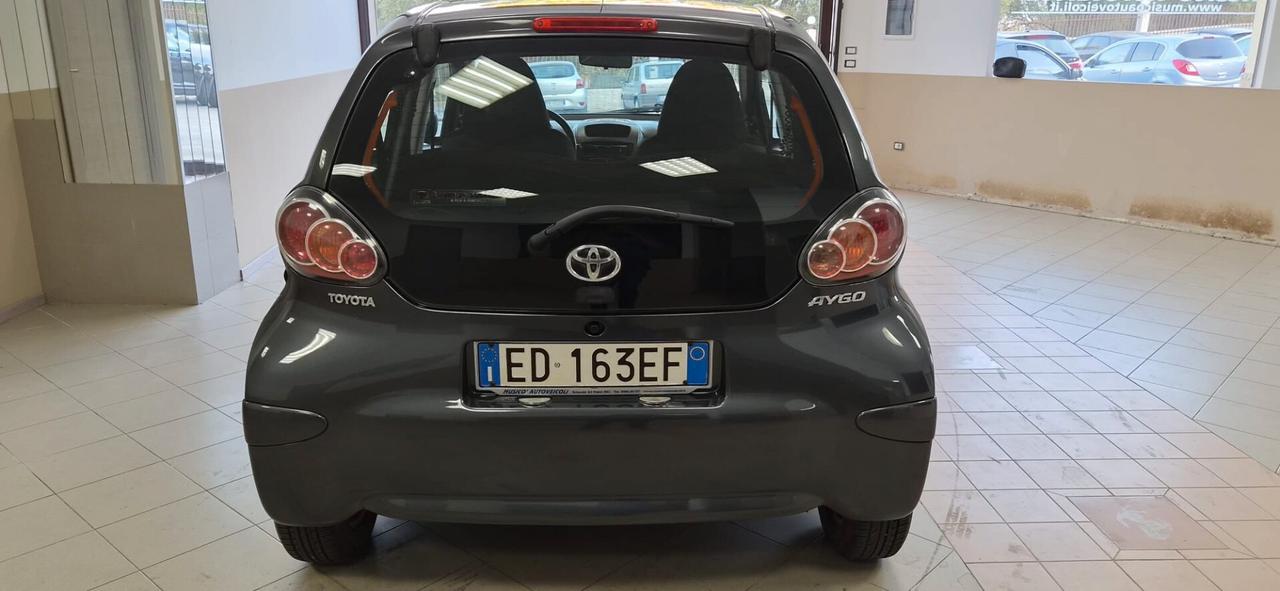 Toyota Aygo 1.0 12V VVT-i 5 porte Sol Red Edition