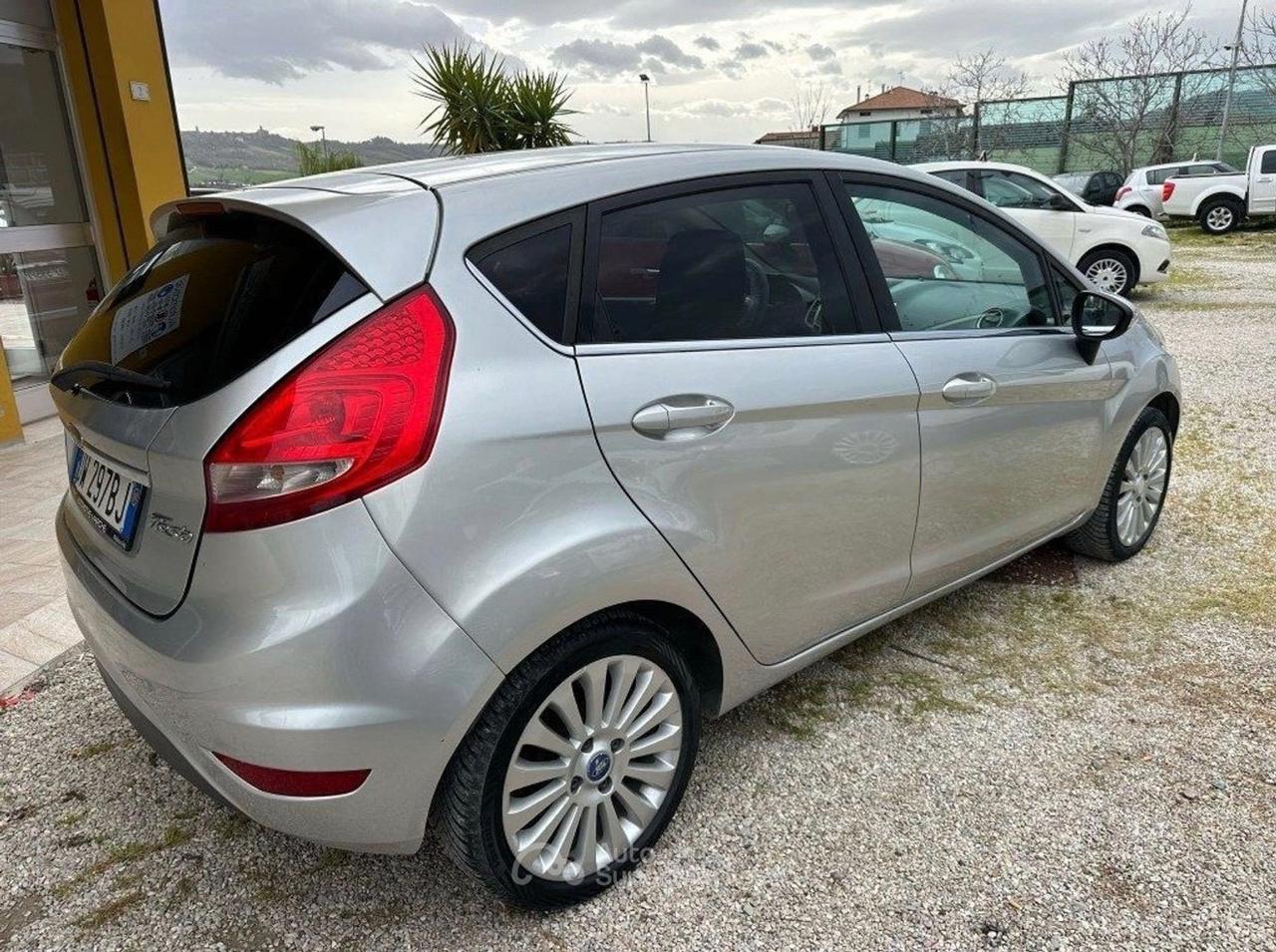 Ford Fiesta Diesel titanium 1.4 TDCi NEOPATENTATI