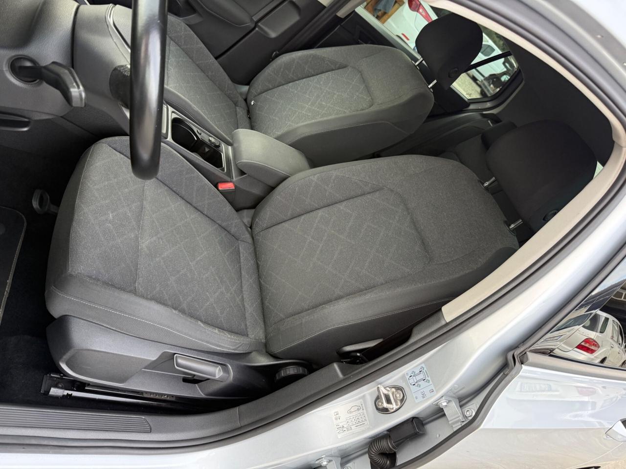 Volkswagen Golf 8 2.0 TDI 115 CV