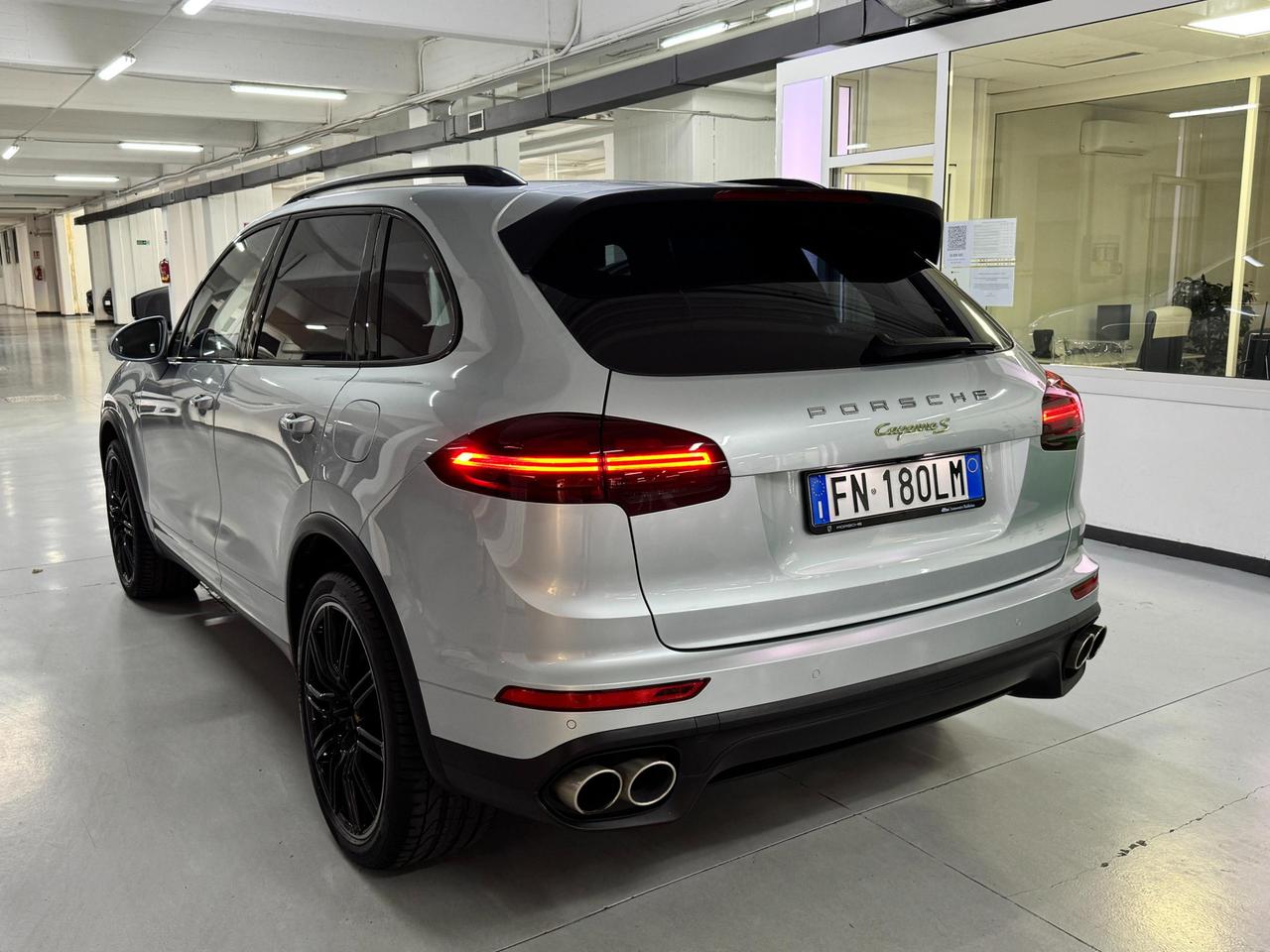 Porsche Cayenne 3.0 e-hybrid S tiptronic