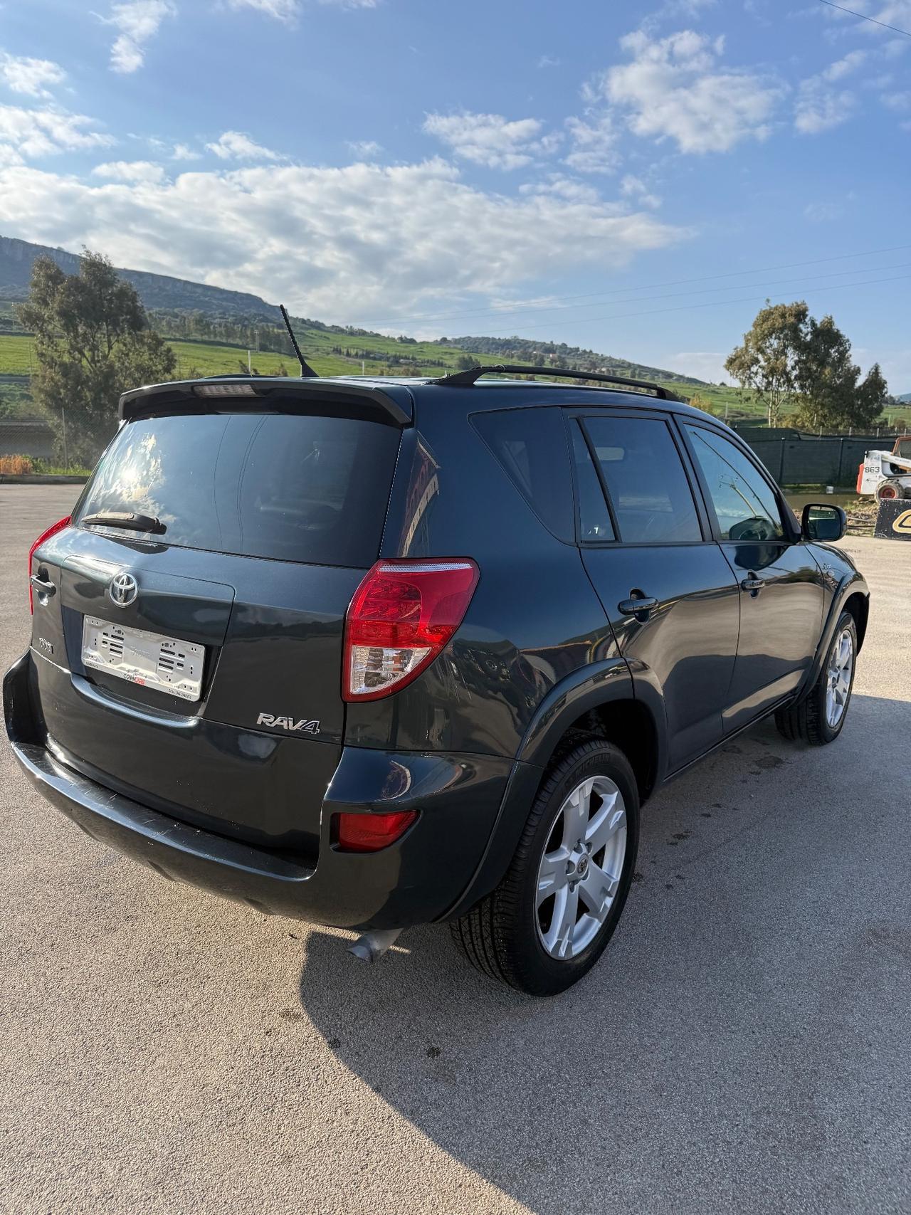 Toyota RAV 4 RAV4 2.2 D-4D 177 CV Luxury