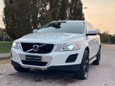 Volvo XC 60 XC60 D5 AWD Geartronic Summum