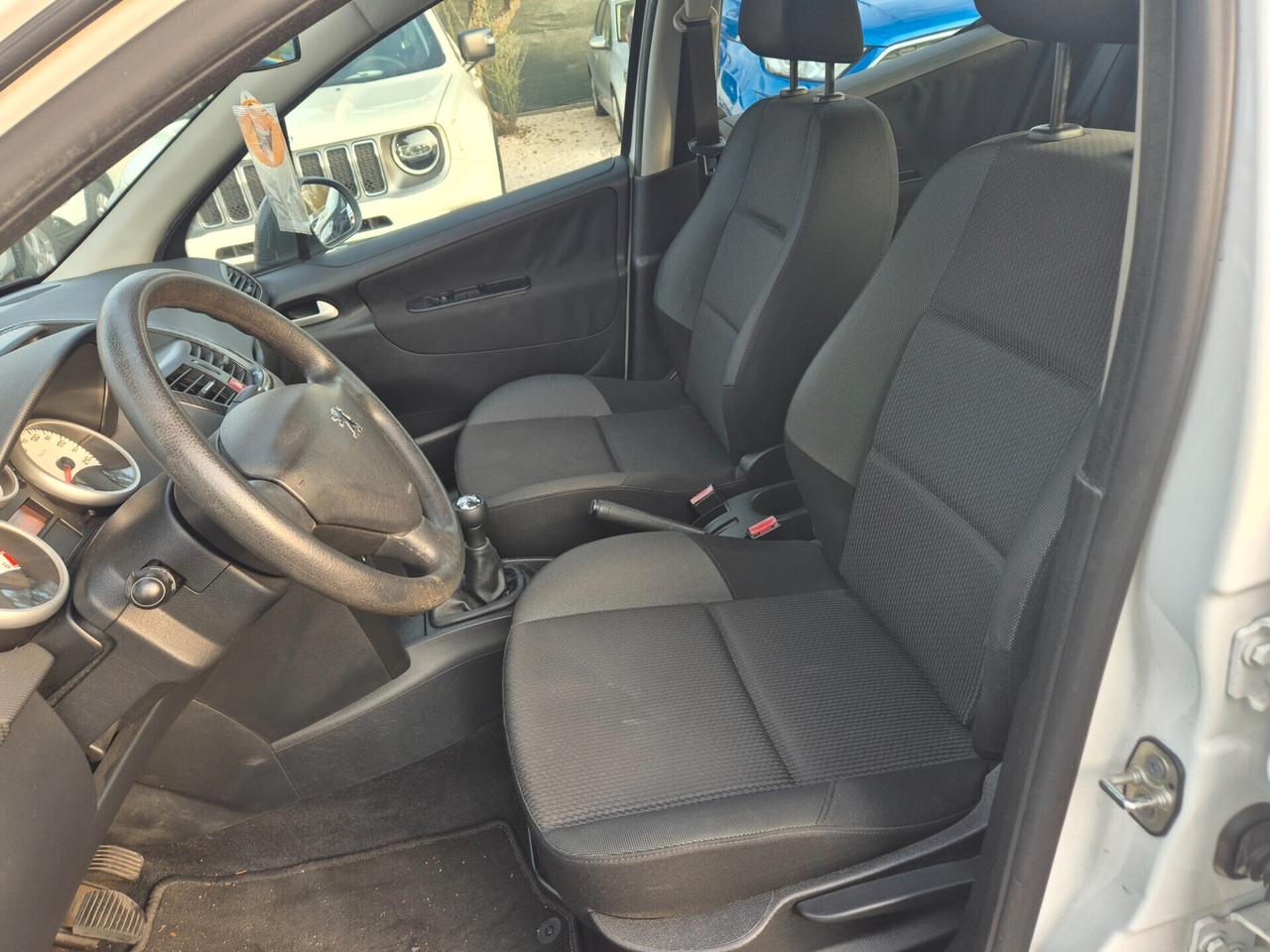 Peugeot 207 1.4 HDi 70CV FAP 5p. X Line