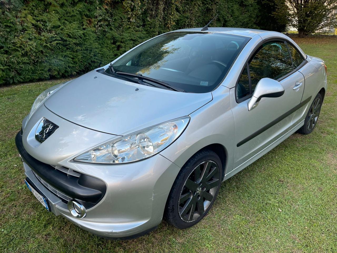 Peugeot 207 1.6 THP 150CV CC Féline