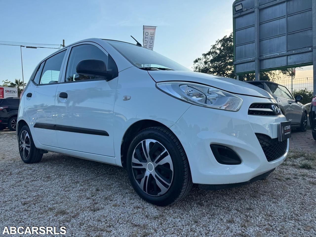 HYUNDAI - i10 - 1.1 12V Classic - NEOPATENTATI - FINANZIABILE