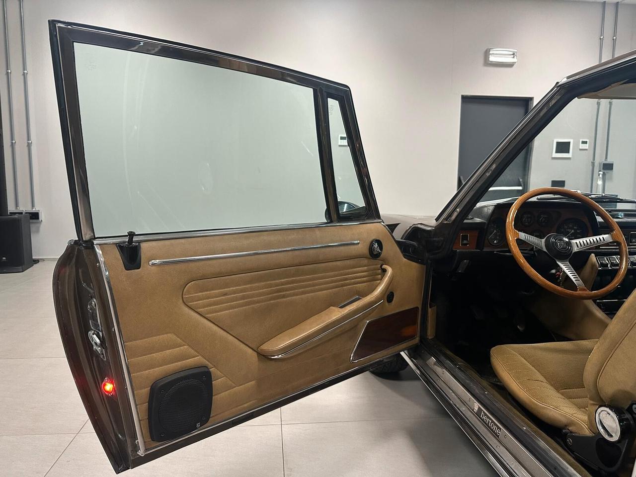 Fiat Dino 2400 coupe - Targhe originali