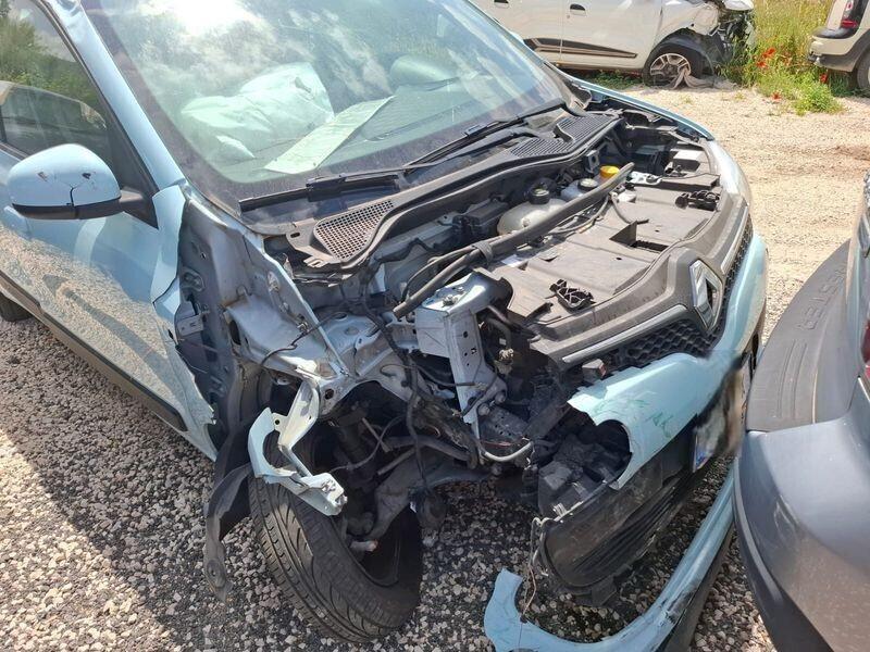RENAULT TWINGO 900 BENZINAGPL 2019 SINISTRATA