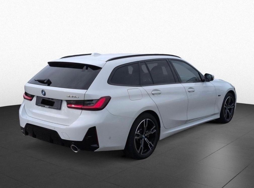 BMW 320 e Touring M SPORT